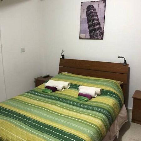 Destalo Court Larnaca Apartment מראה חיצוני תמונה